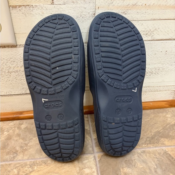 Crocs size 10 mens womens size 12 navy blue sandals - Picture 4 of 4